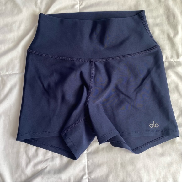 ALO Yoga Pants - Alo 3” Airlift Short